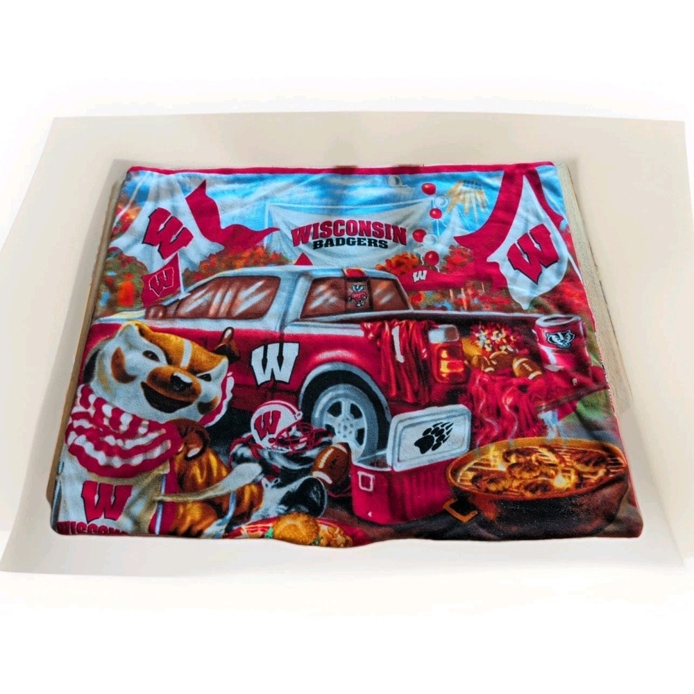 Wisconsin Badgers Fleece Blanket 43 X 50 Truck Helmet 2 Sided